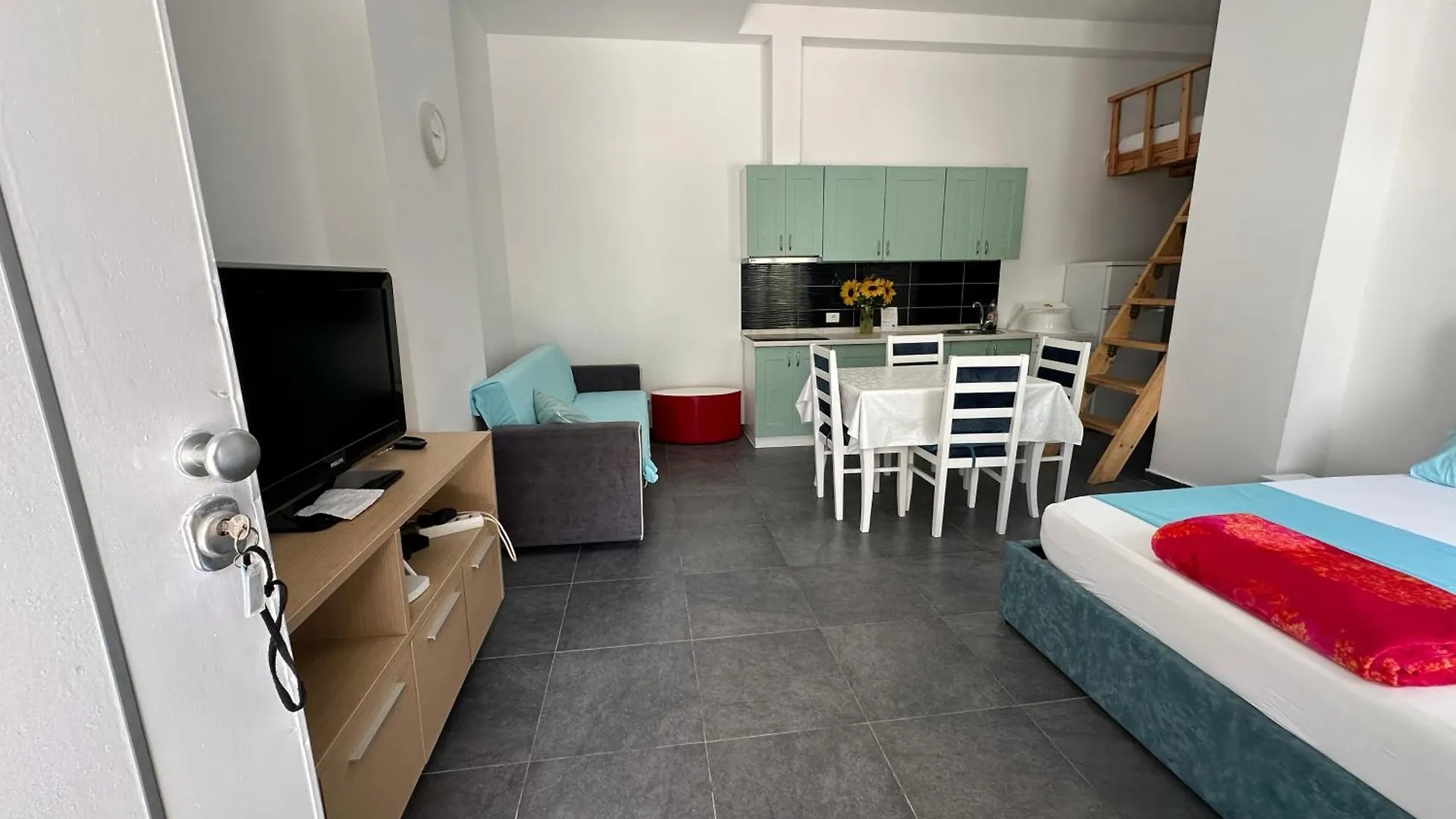 Liza\'S Apartment 1F location